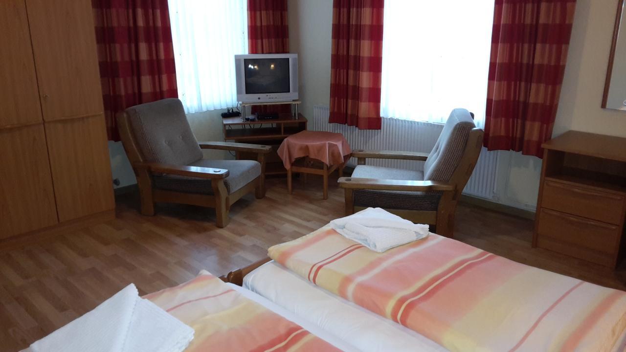 Landgasthof Schoenecke Wahrenholz Luaran gambar