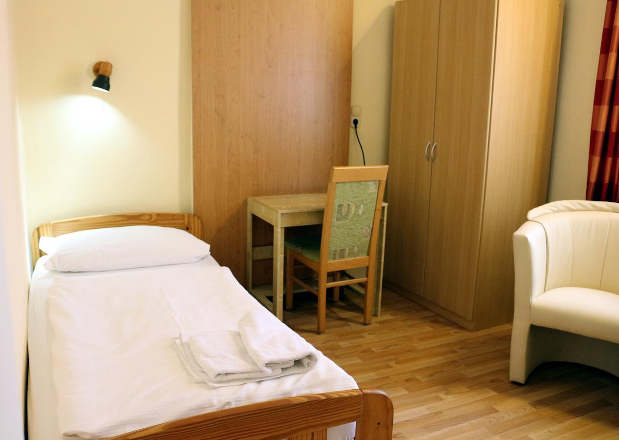 Landgasthof Schoenecke Wahrenholz Luaran gambar